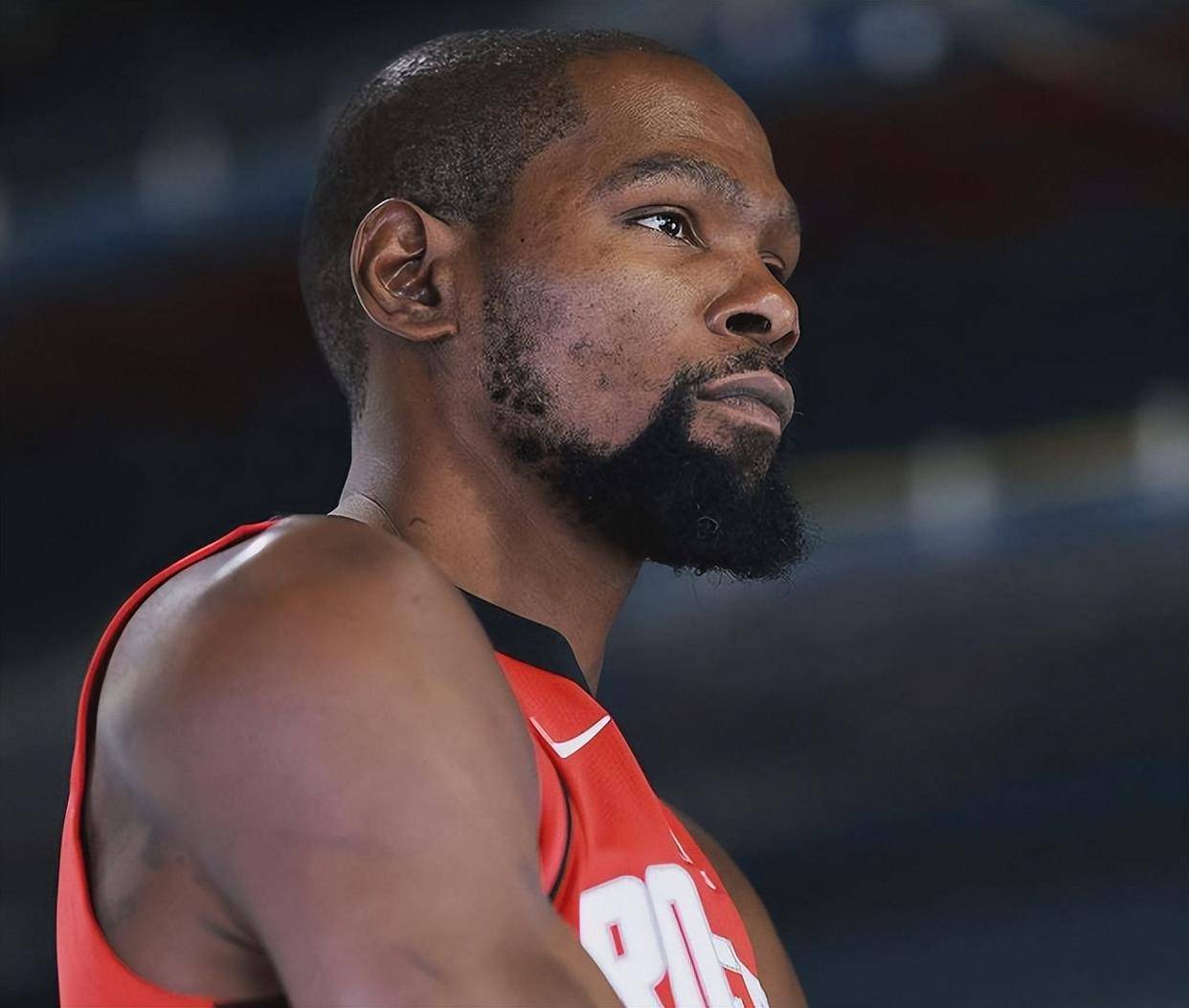 官方：米兰与18岁中场萨拉完成续约；据悉新合同到2030年（米兰官宣18岁中场萨拉完成续约，合约或至2030年）