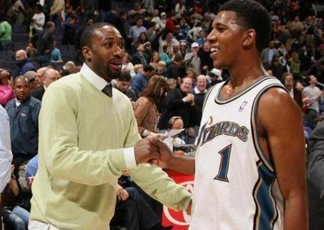 又一个落选秀奇兵！他1招堪比主帅基德 与状元秀撑起独行侠未来（独行侠再迎落选秀黑马：绝技媲美主帅基德，携手状元托起球队未来）