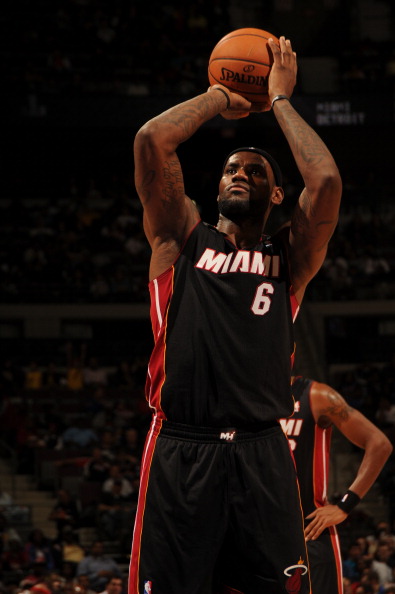 马卡：阿隆索安排多名青训和一线队训练，其中包括雷耶斯儿子（马卡：阿隆索召集多名青训球员与一线队合练，雷耶斯之子在列）