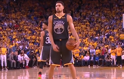 博努奇：小基耶萨可能踢附加赛；球员明白穿意大利球衣的责任（博努奇称小基耶萨有望出战附加赛，蓝衣军团球员深知责任）