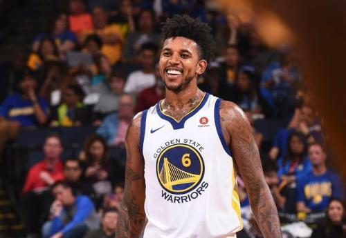 不是，美国现在十几岁的女孩子都能这么投篮了吗（现在的美国少女投篮都这么强了吗？）