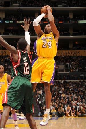 泽林斯基：之前不了解凯拉特；我们需要踢出认真且专注的比赛（泽林斯基：此前不熟悉凯拉特，但我们必须打出严谨且专注的表现）