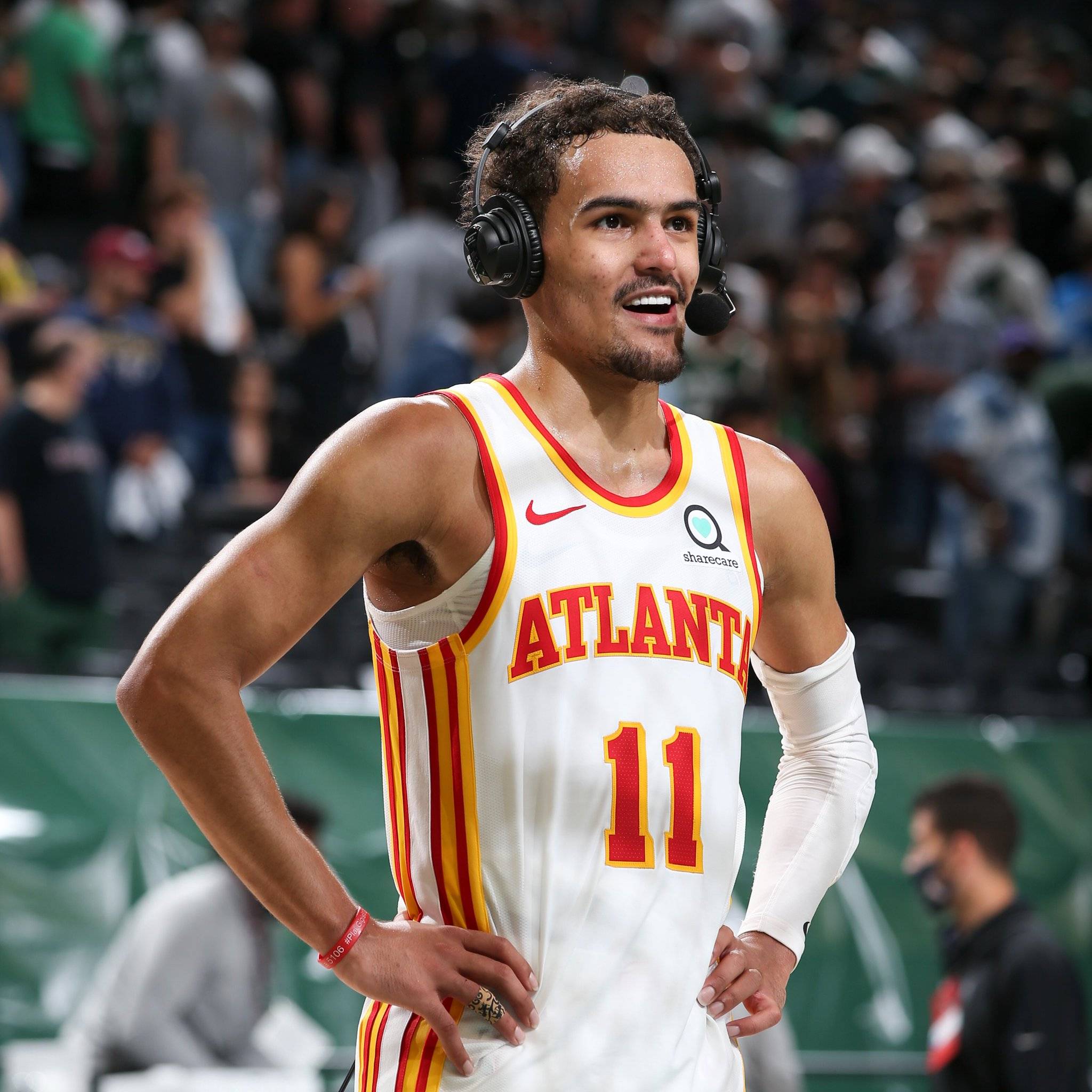 欧冠半场：吉马良斯意外乌龙送分，勒沃库森暂1-0纽卡（欧冠半场战报：吉马良斯自摆乌龙，勒沃库森暂以1-0领先纽卡）