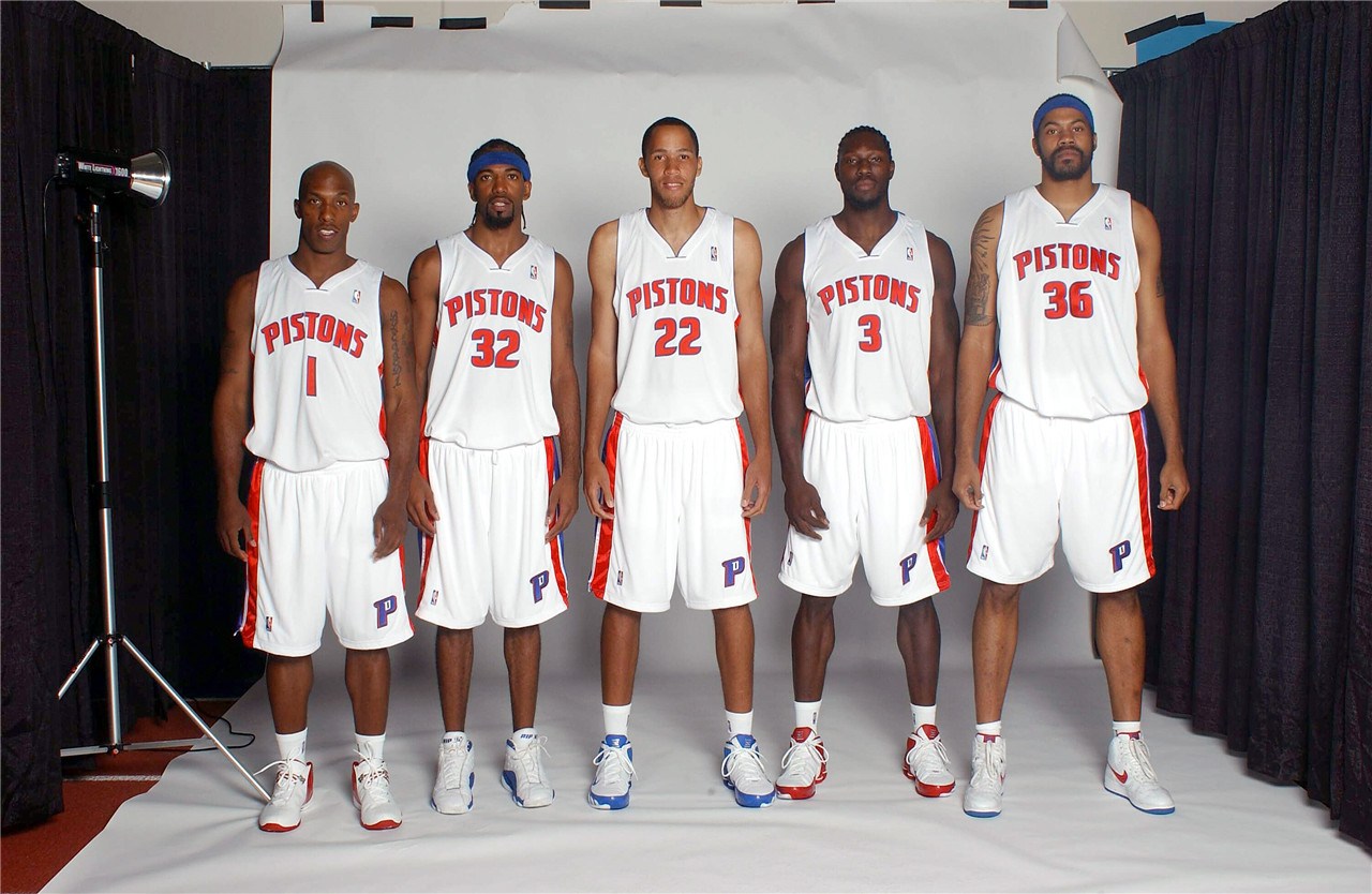 踢球者评德甲第11轮最佳阵容：卡尔、奥利塞、于帕、拜尔入选（《踢球者》评出德甲第11轮最佳阵容：卡尔、奥利塞、于帕、拜尔在列）